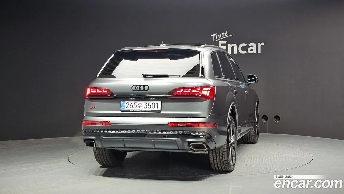 Audi Q7 2025 из KR, фото 7