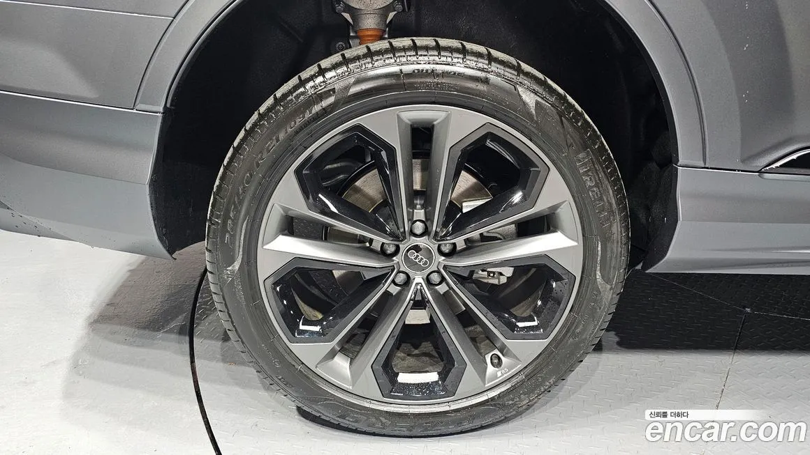 Audi Q7 2025 из KR, фото 9
