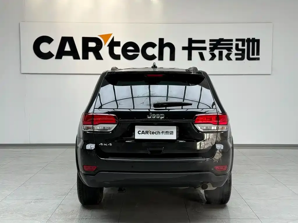 Jeep Grand Cherokee (Import) — фото 2