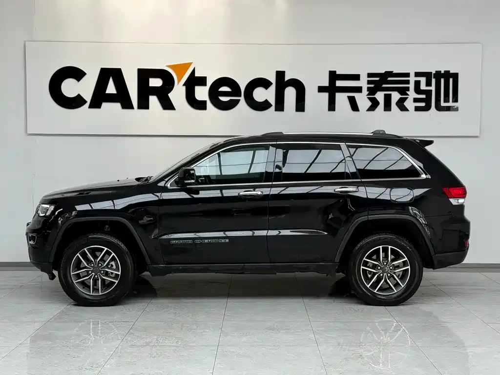 Jeep Grand Cherokee (Import) — фото 10