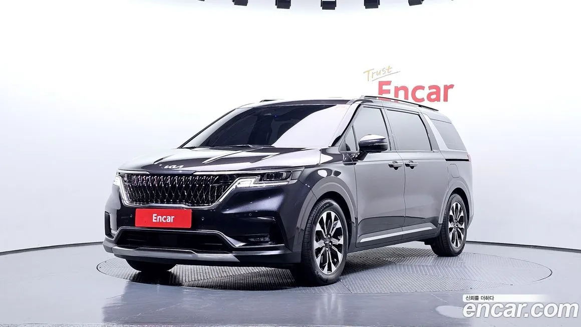 Kia Carnival — фото 1