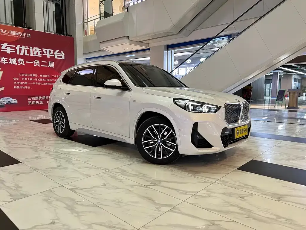 BMW iX1 2025 из CN, фото 1
