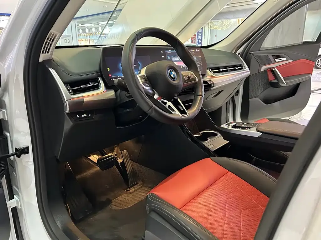 BMW iX1 2025 из CN, фото 8
