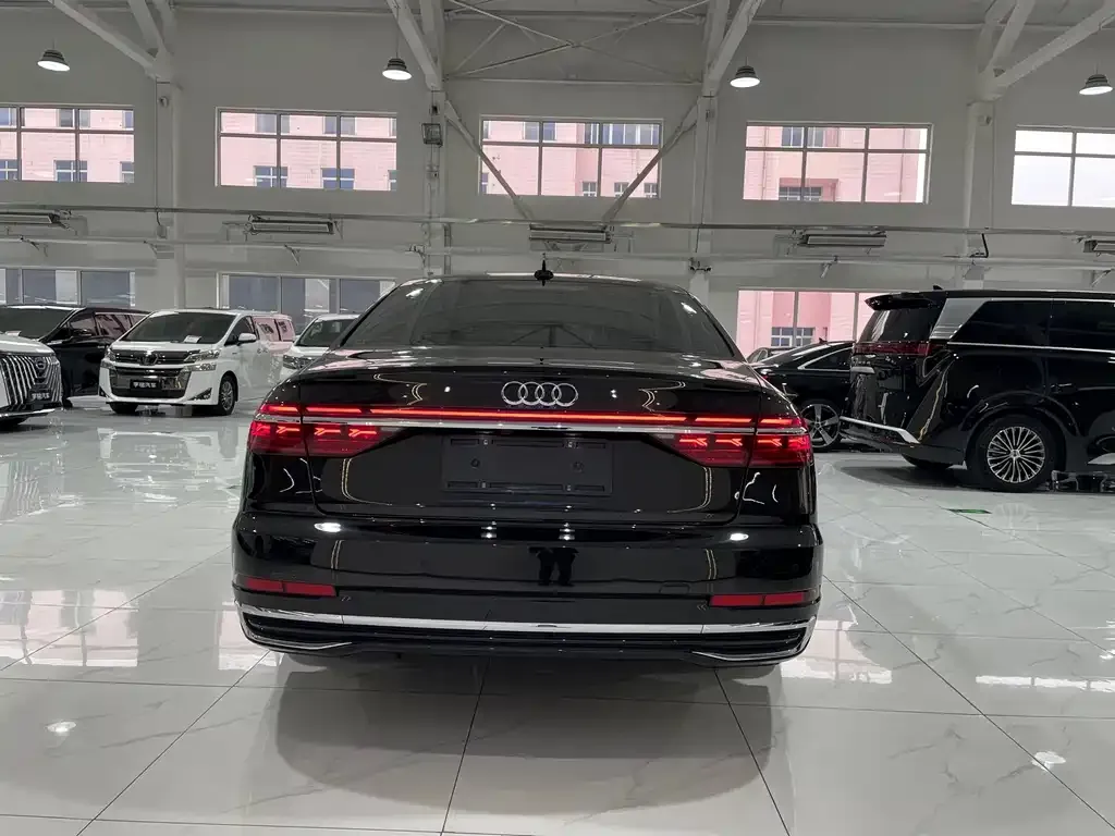 Audi A8 2023 из CN, фото 5