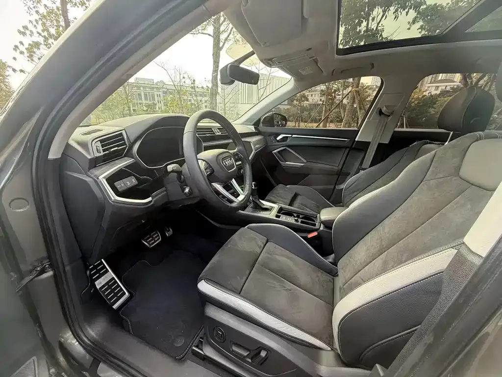 Audi Q3 2021 из CN, фото 4