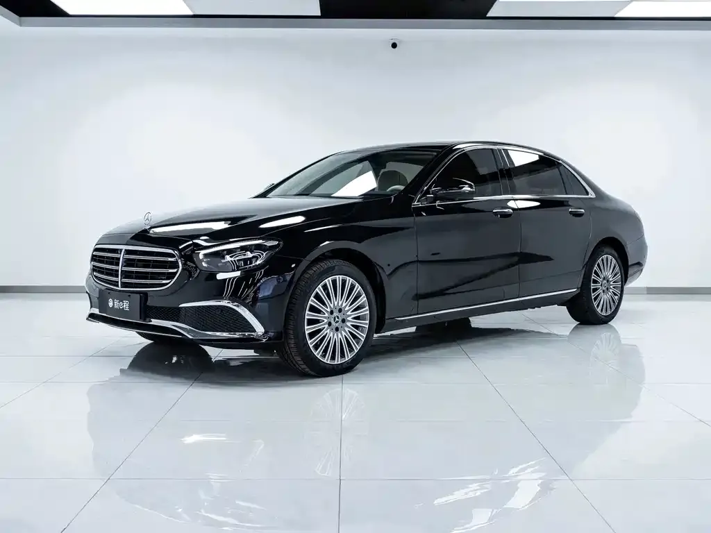 Mercedes-Benz E-Class — фото 1