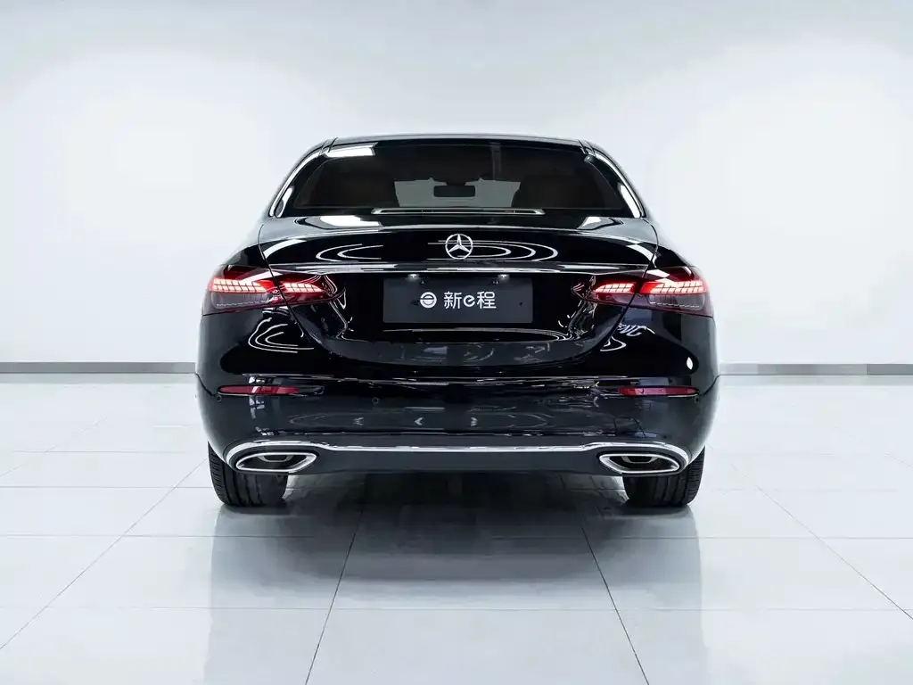 Mercedes-Benz E-Class — фото 9
