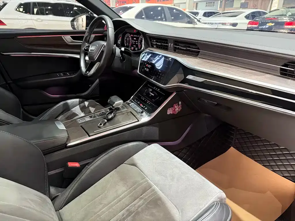 Audi A6L 2023 из CN, фото 3