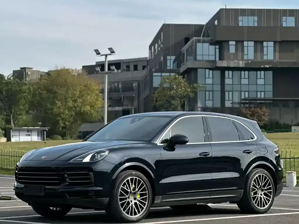 Porsche Cayenne Hybrid 2023 из CN, фото 1