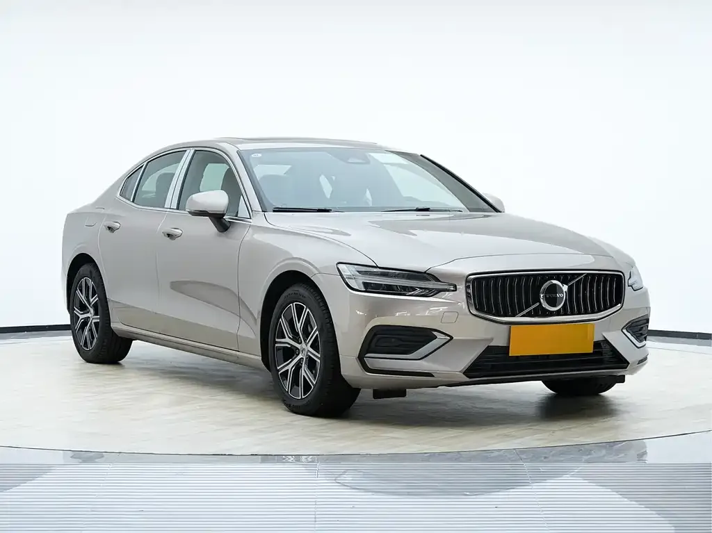 Volvo S60 — фото 8