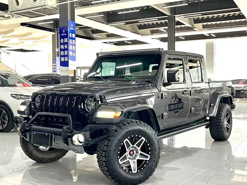 Jeep Gladiator 2023 из CN, фото 1