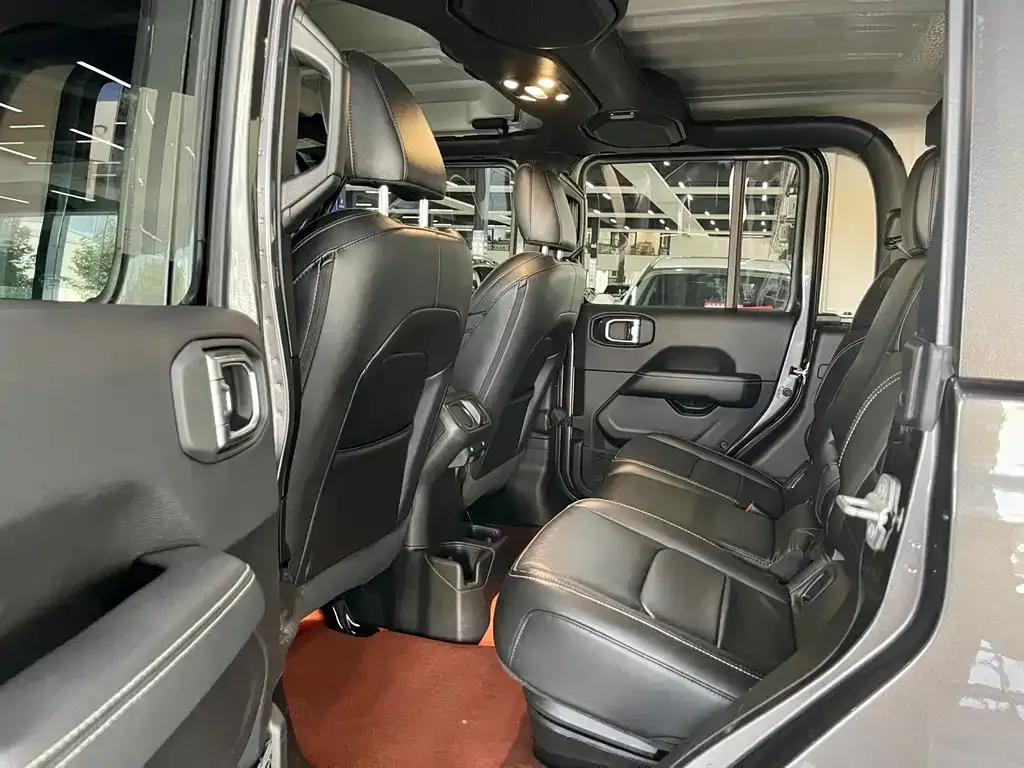 Jeep Gladiator 2023 из CN, фото 8