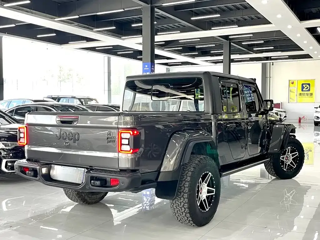 Jeep Gladiator 2023 из CN, фото 10