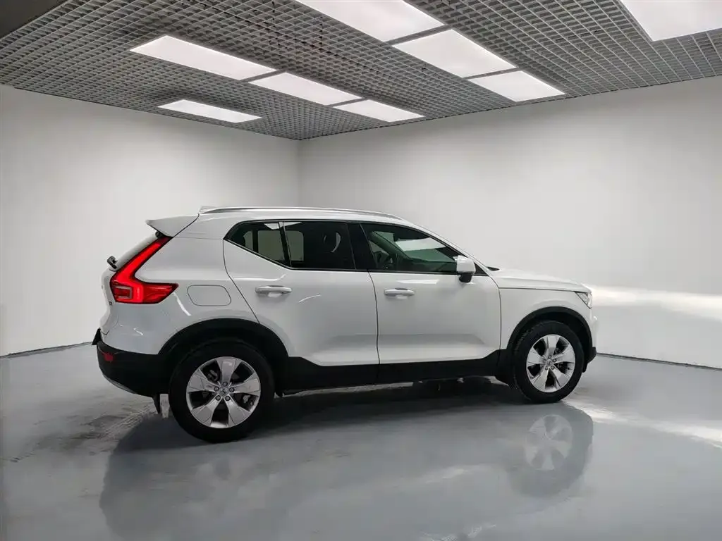 Volvo XC40 2021 из CN, фото 4
