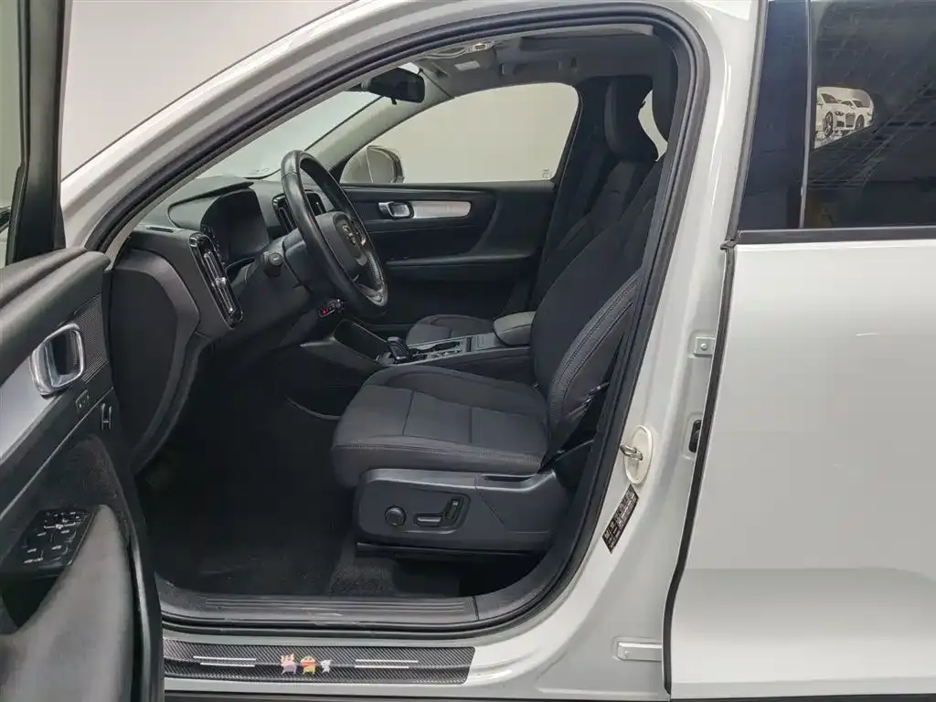 Volvo XC40 2021 из CN, фото 9