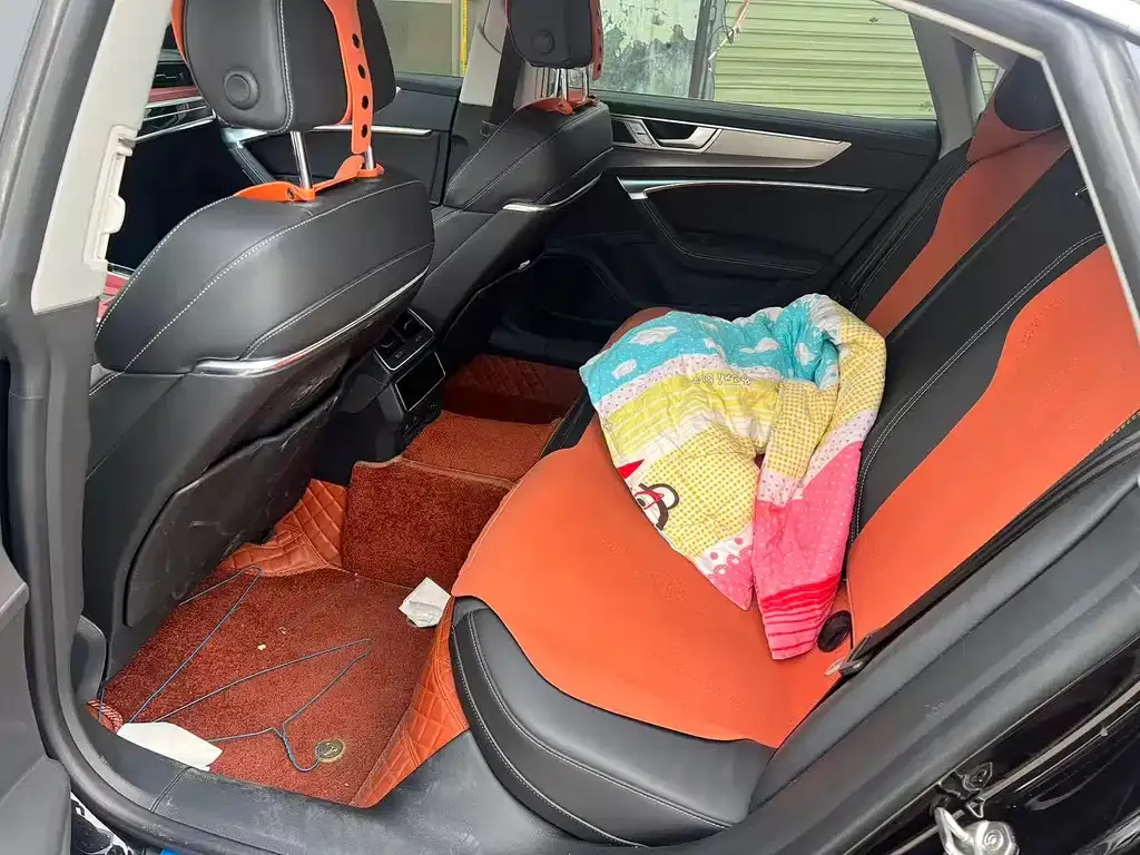 Audi A7L 2024 из CN, фото 10