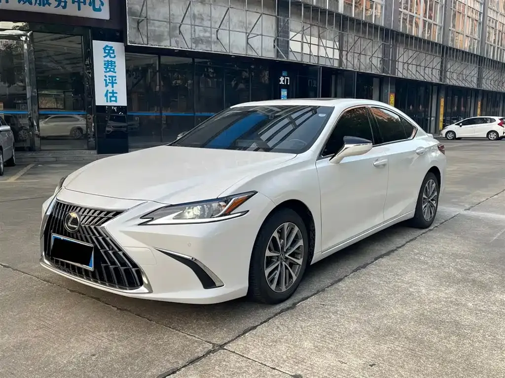 Lexus ES 2024 из CN, фото 1