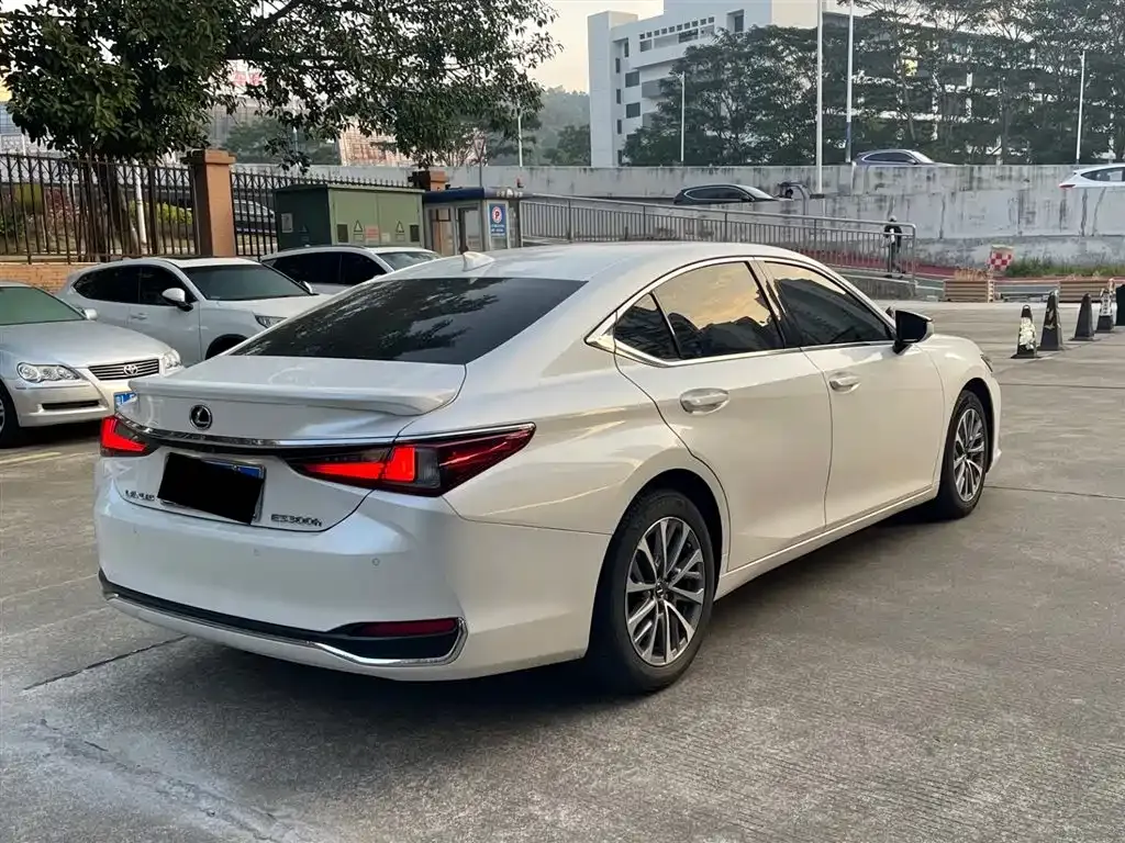 Lexus ES 2024 из CN, фото 8