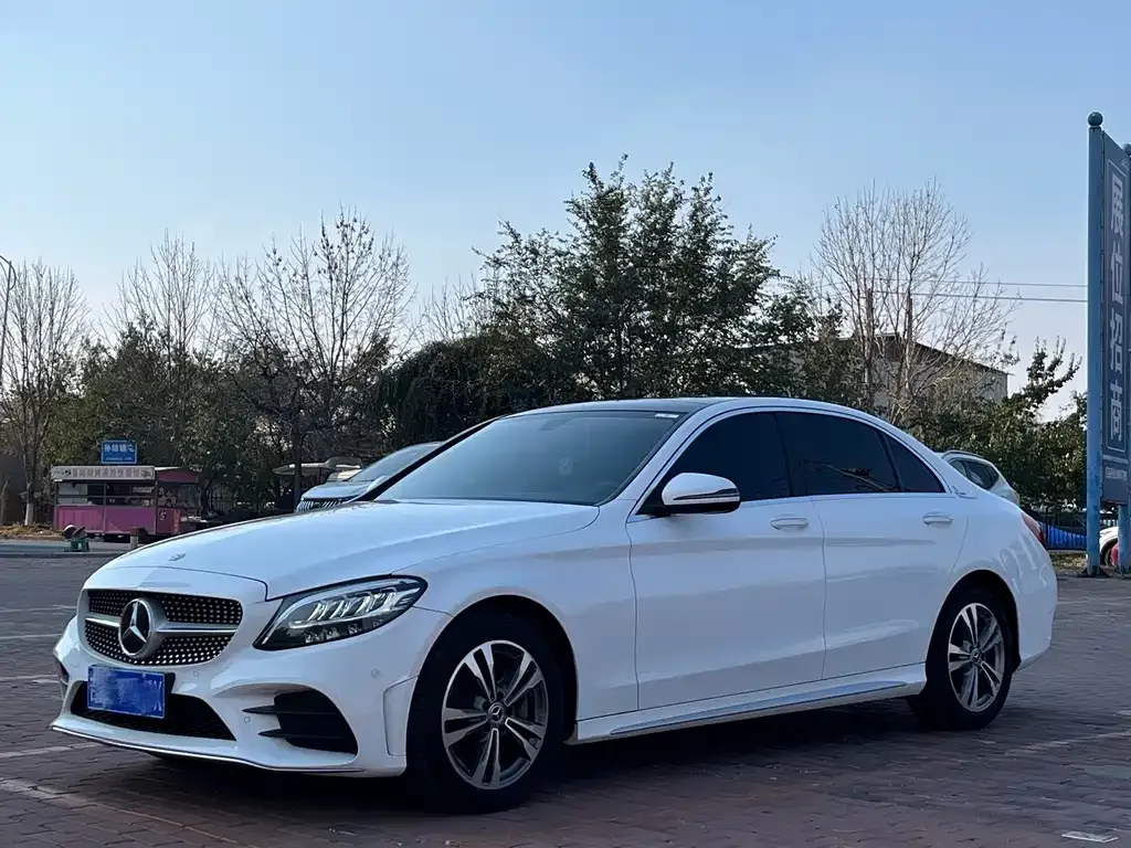 Mercedes-Benz C-Class — фото 1