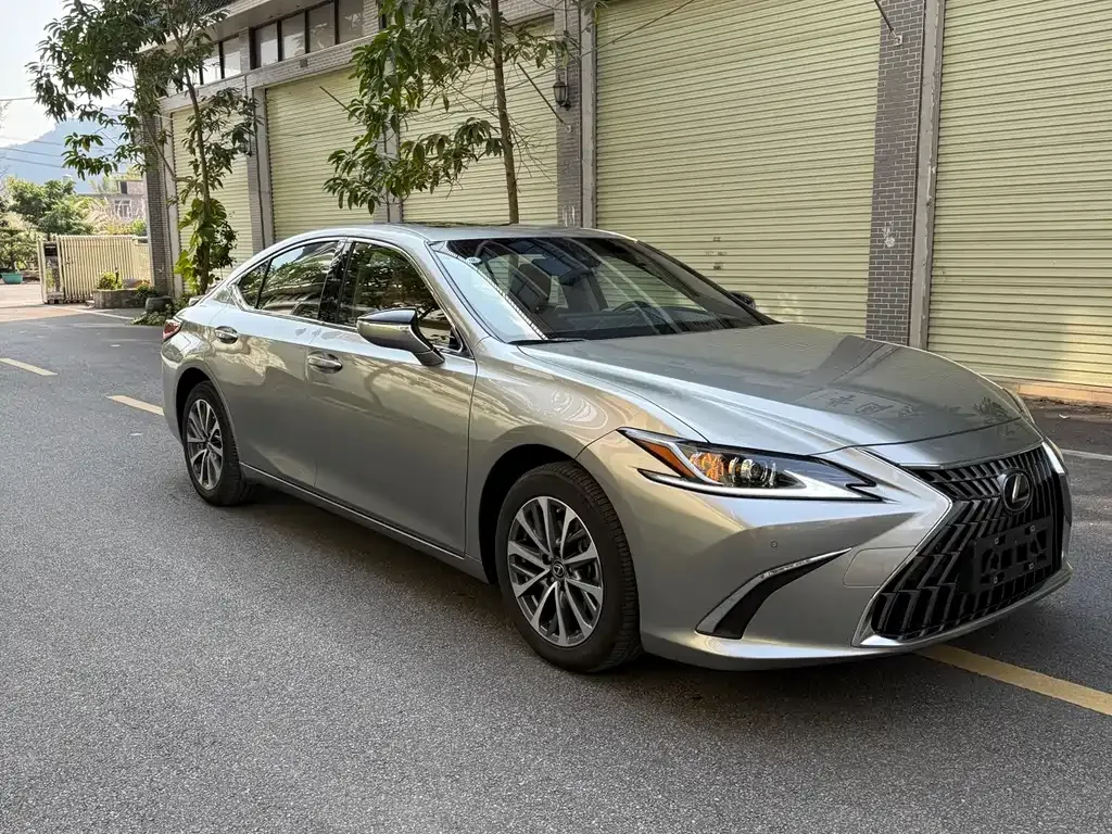 Lexus ES 2023 из CN, фото 1