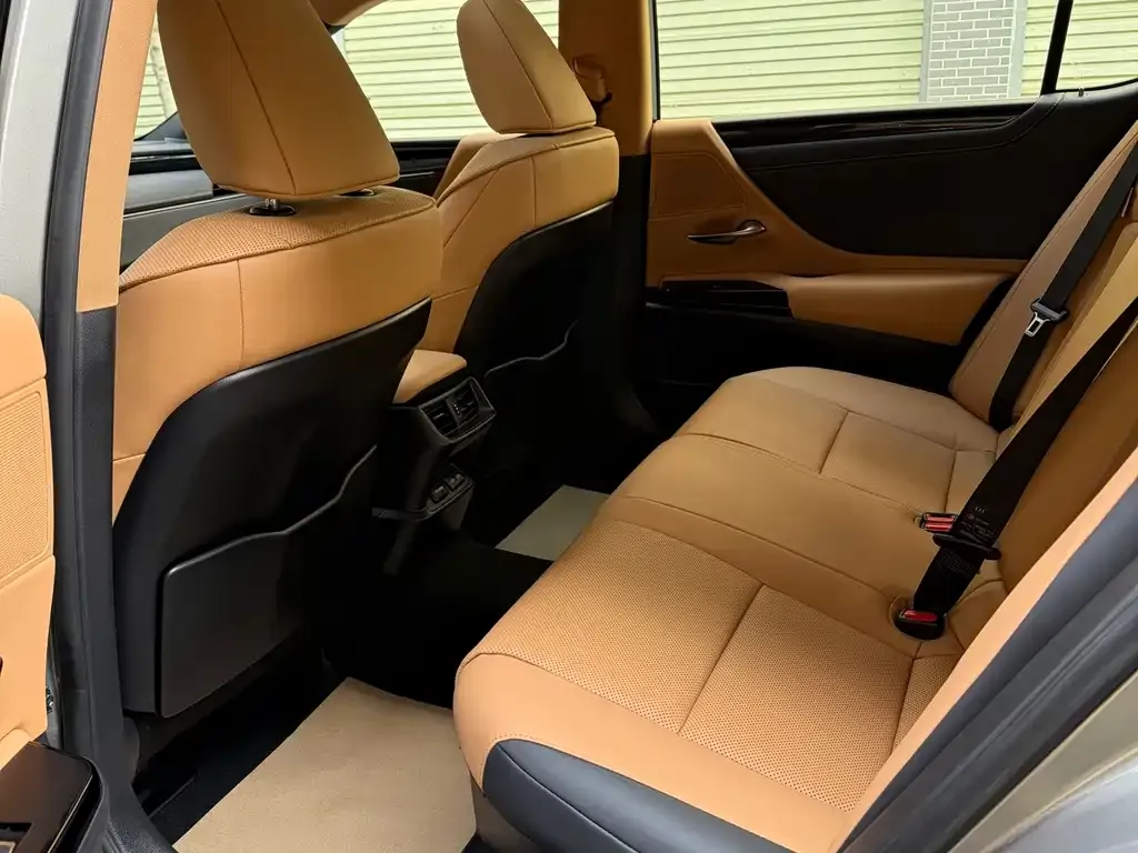 Lexus ES 2023 из CN, фото 4