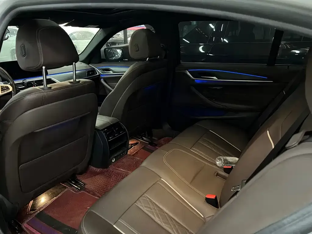 BMW 5 Series 2021 из CN, фото 6