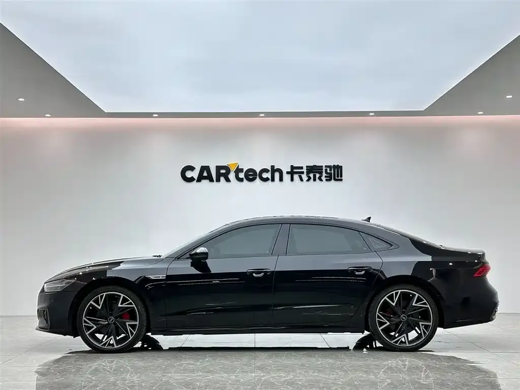 Audi A7L — фото 2