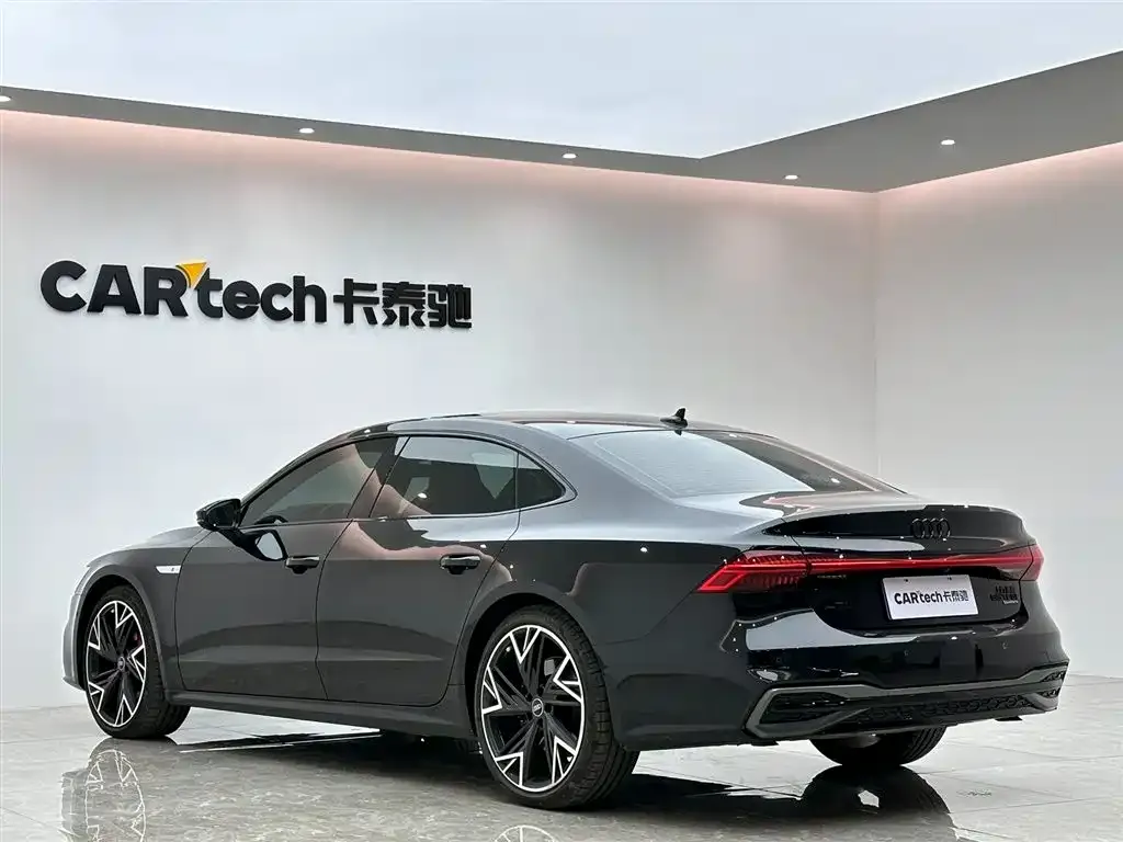 Audi A7L — фото 5