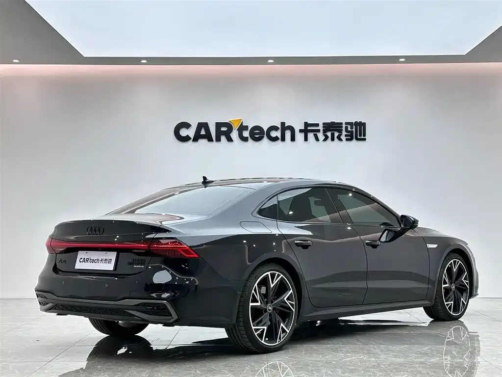 Audi A7L — фото 8