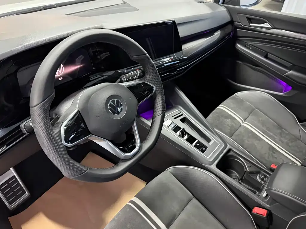 Volkswagen Golf 2022 из CN, фото 10