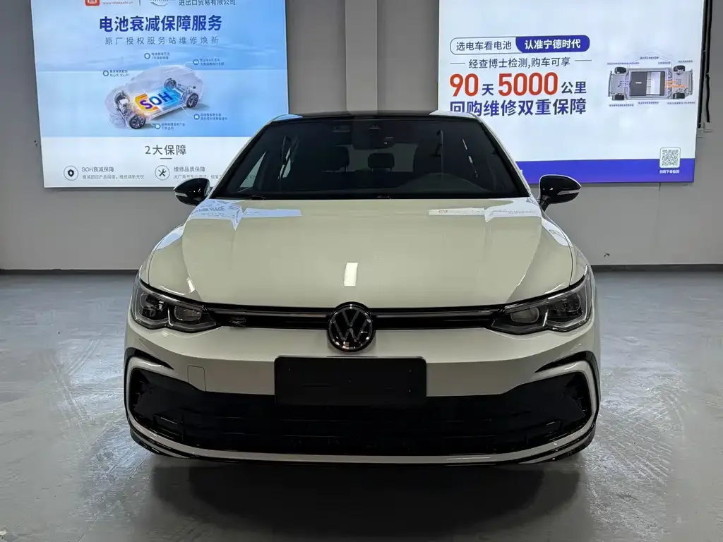 Volkswagen Golf 2022 из CN, фото 2