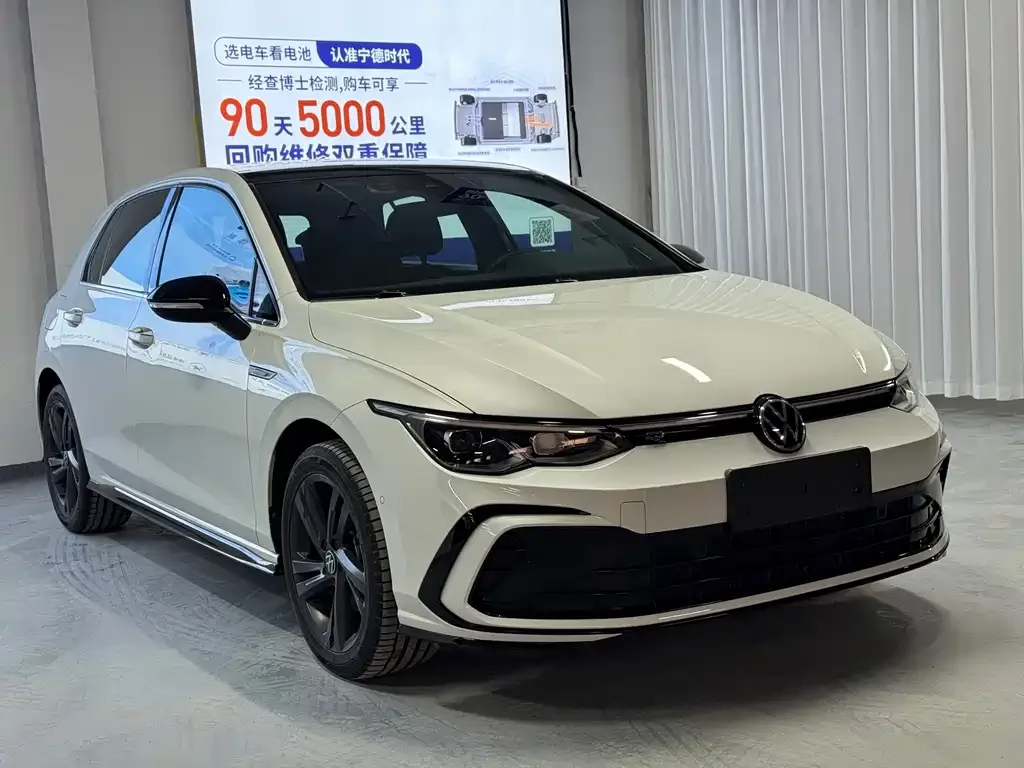 Volkswagen Golf 2022 из CN, фото 3