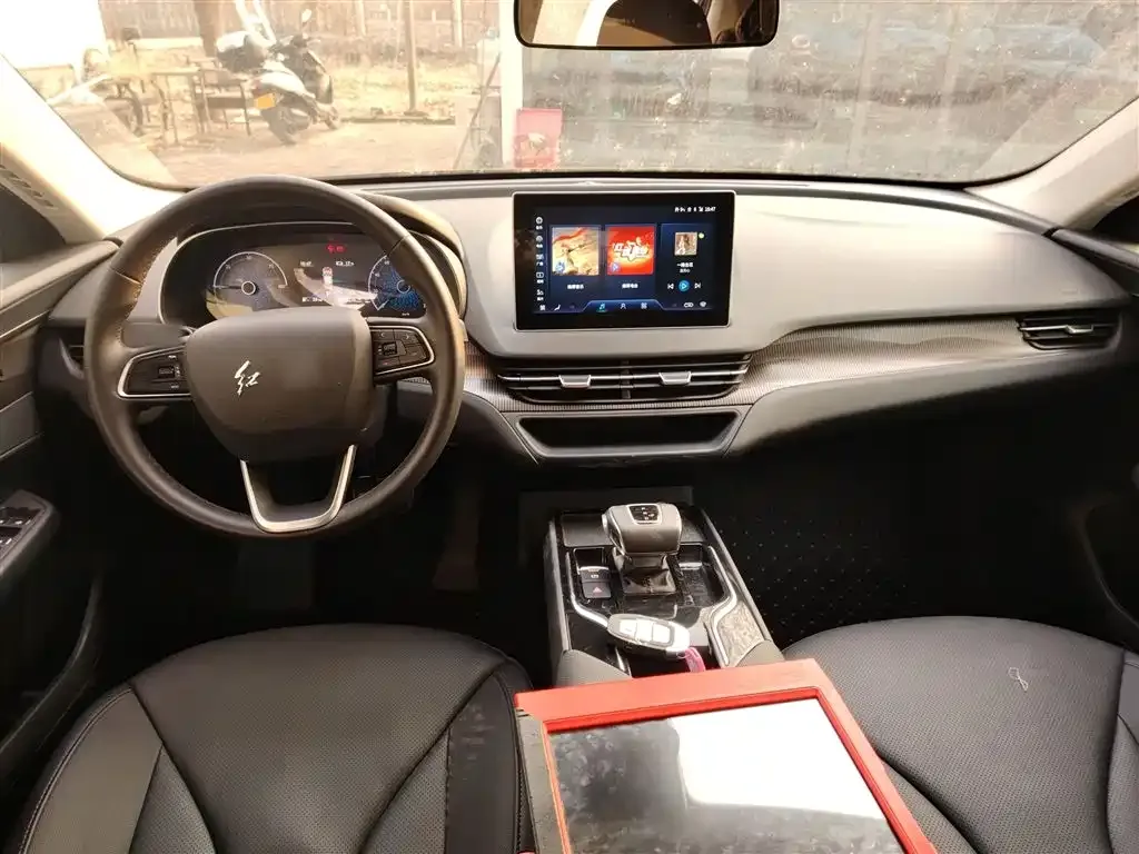 Hongqi E-QM5 2024 из CN, фото 5