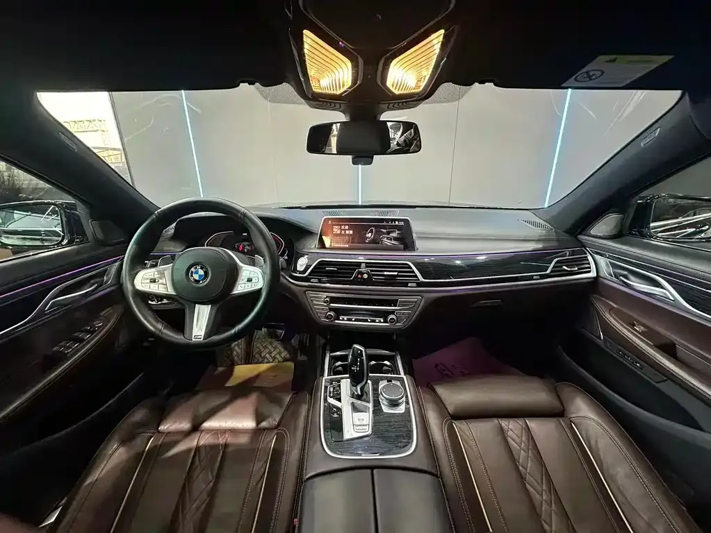 BMW 7 Series — фото 9