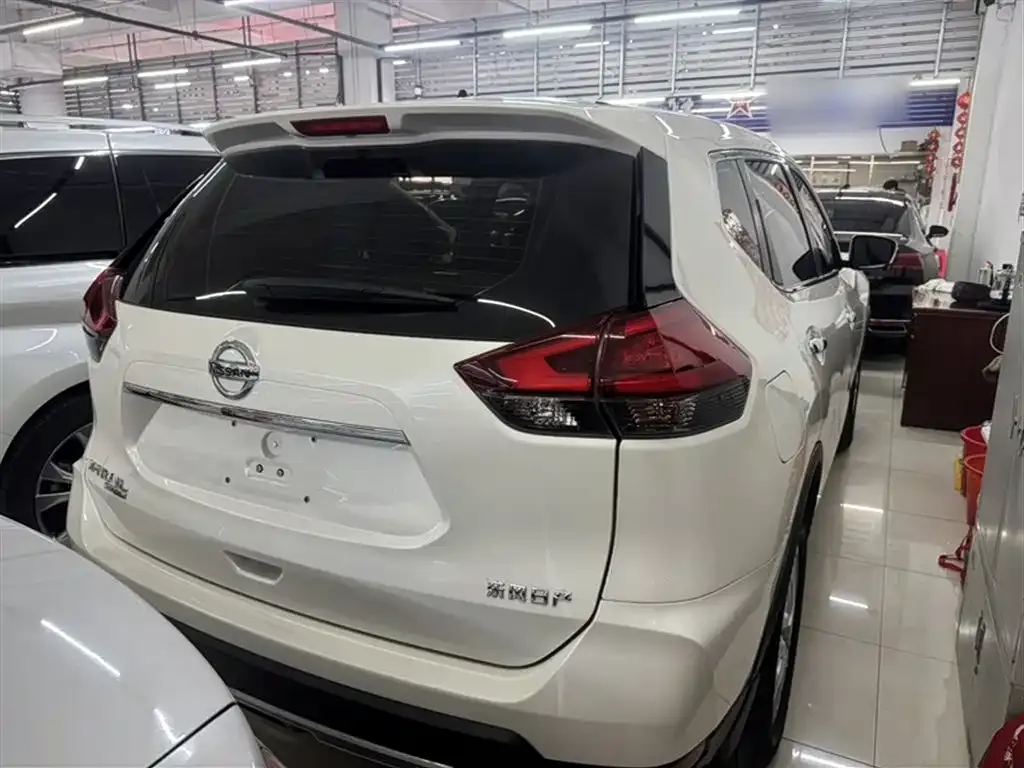 Nissan X-Trail 2023 из CN, фото 3