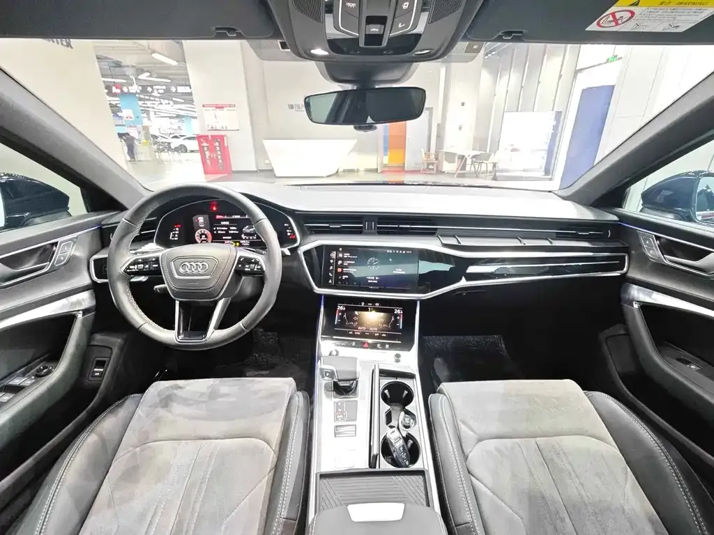 Audi A6L 2023 из CN, фото 10