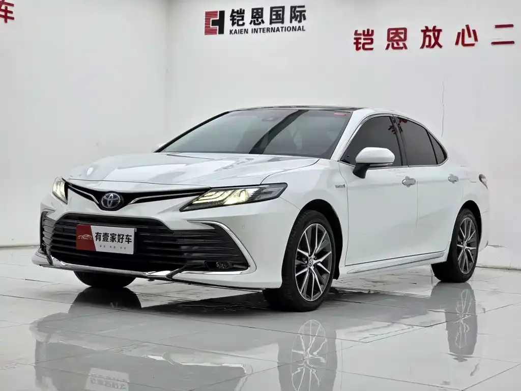 Toyota Camry 2024 из CN, фото 1