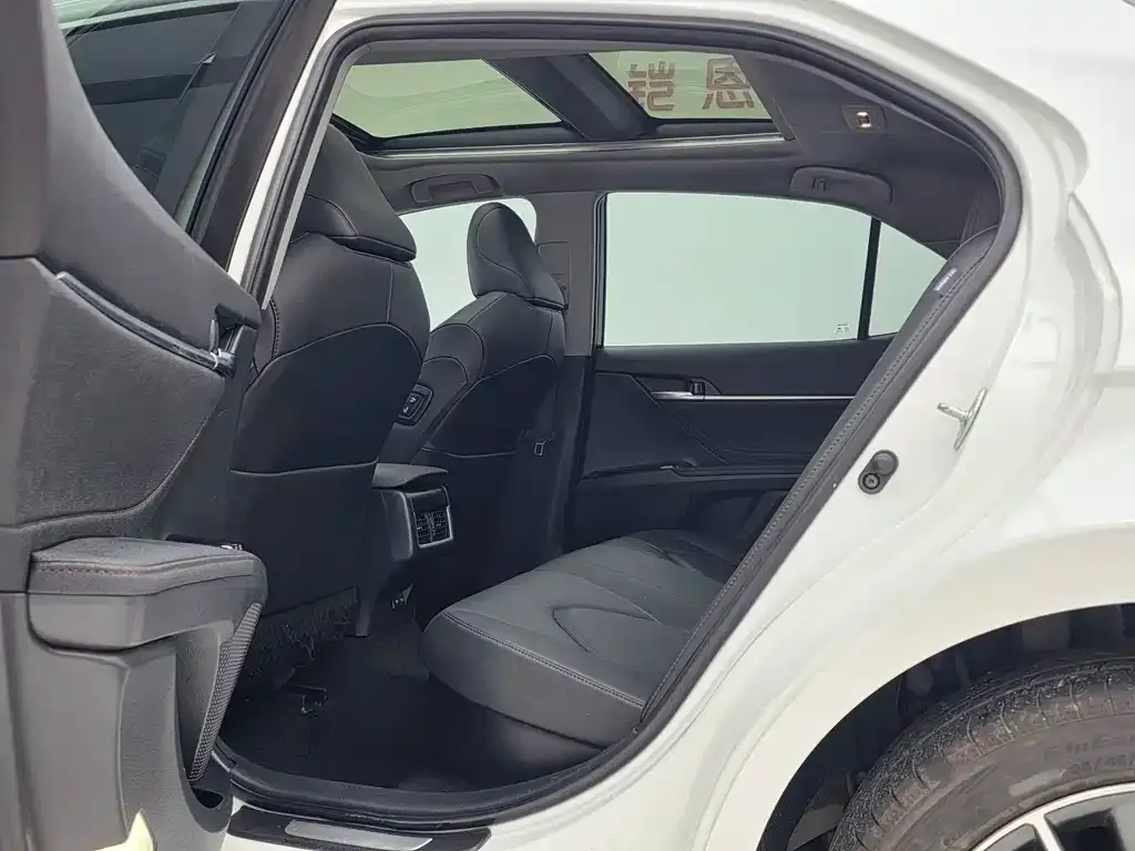 Toyota Camry 2024 из CN, фото 6