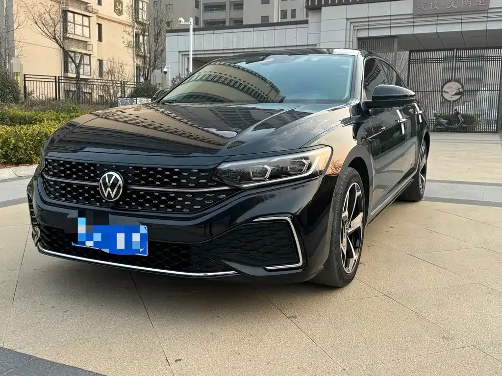 Volkswagen Passat 2023 из CN, фото 1