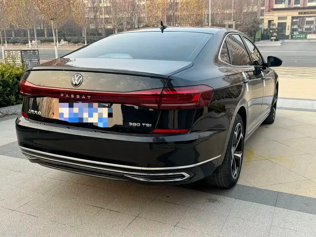 Volkswagen Passat 2023 из CN, фото 4