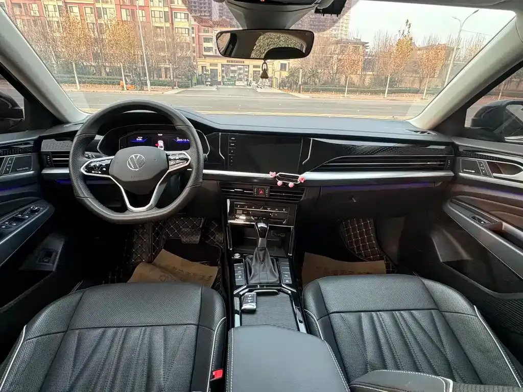 Volkswagen Passat 2023 из CN, фото 8