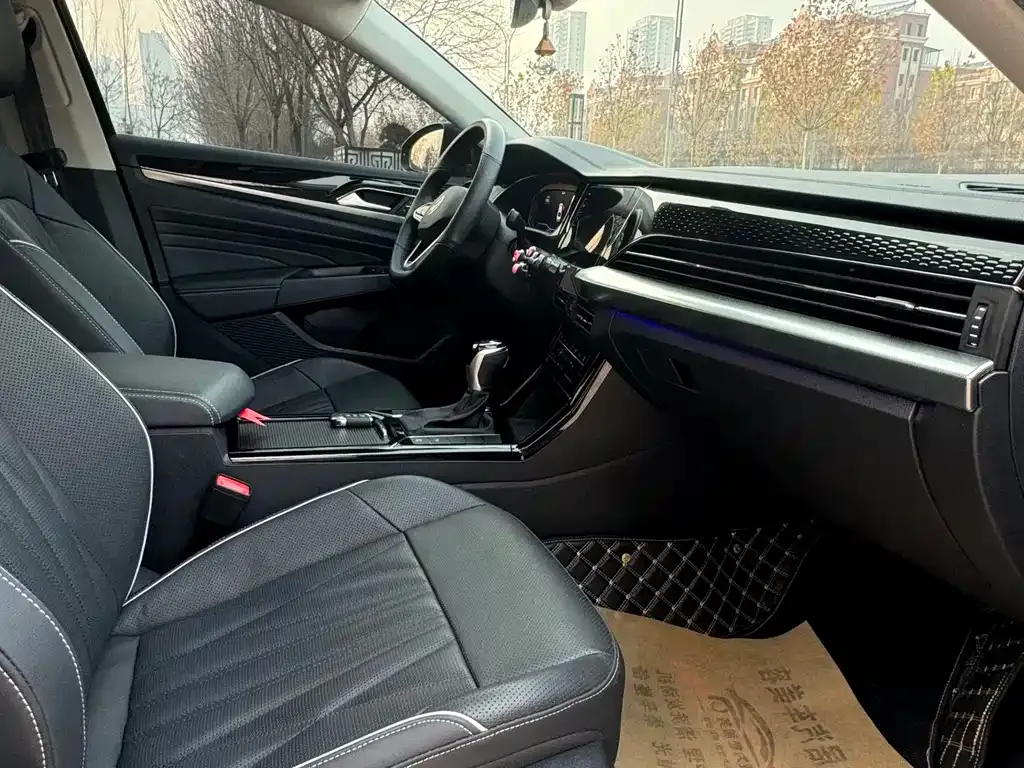 Volkswagen Passat 2023 из CN, фото 9