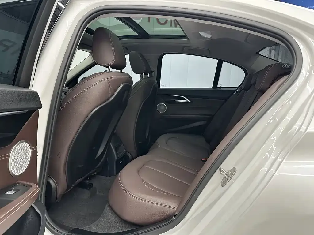 BMW 1 Series 2021 из CN, фото 5