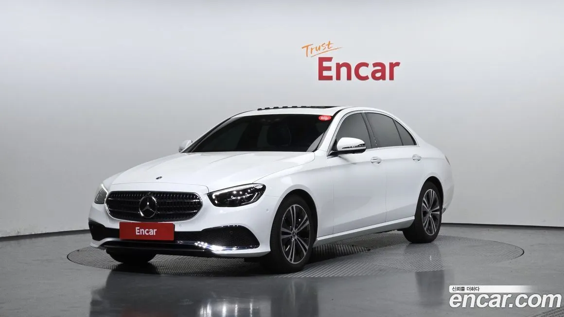 Mercedes-Benz E-Class — фото 1
