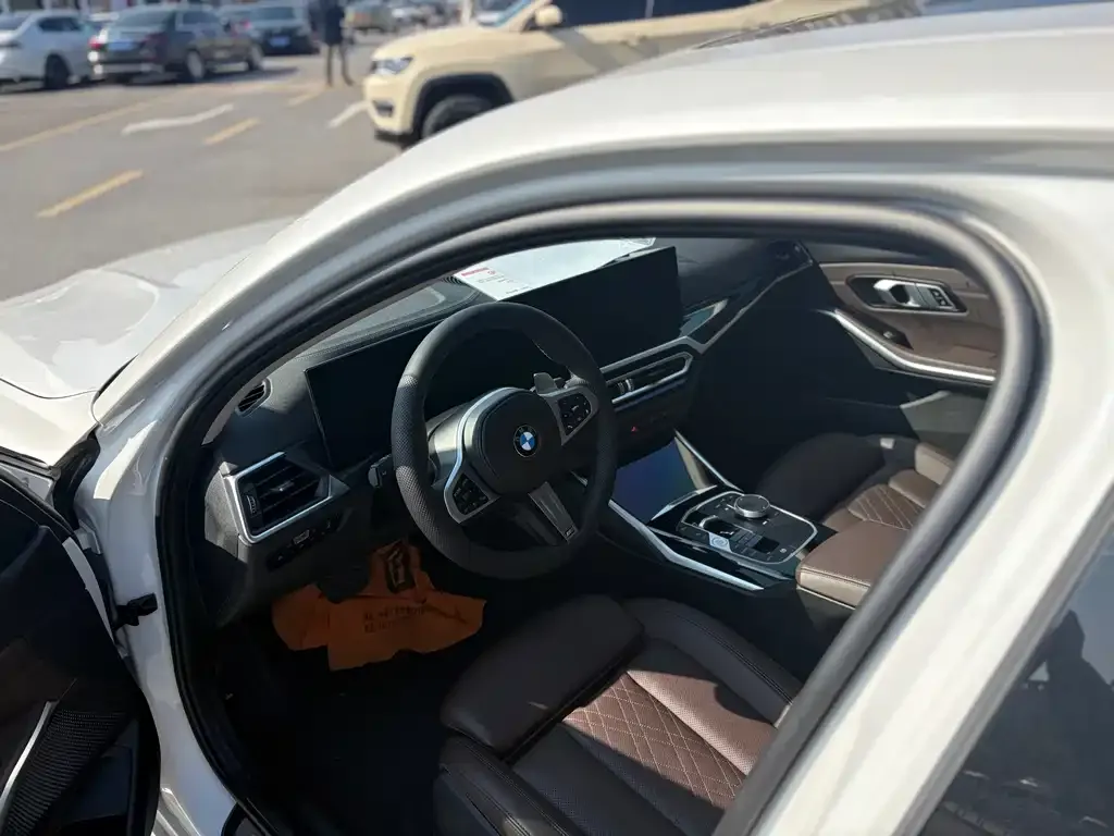 BMW 3 Series 2023 из CN, фото 2