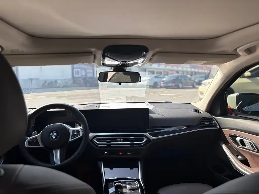 BMW 3 Series 2023 из CN, фото 4