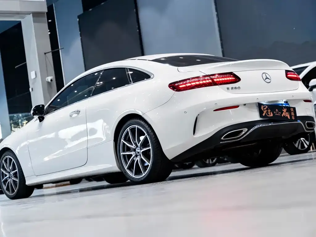 Mercedes-Benz E-Class (Import) — фото 7