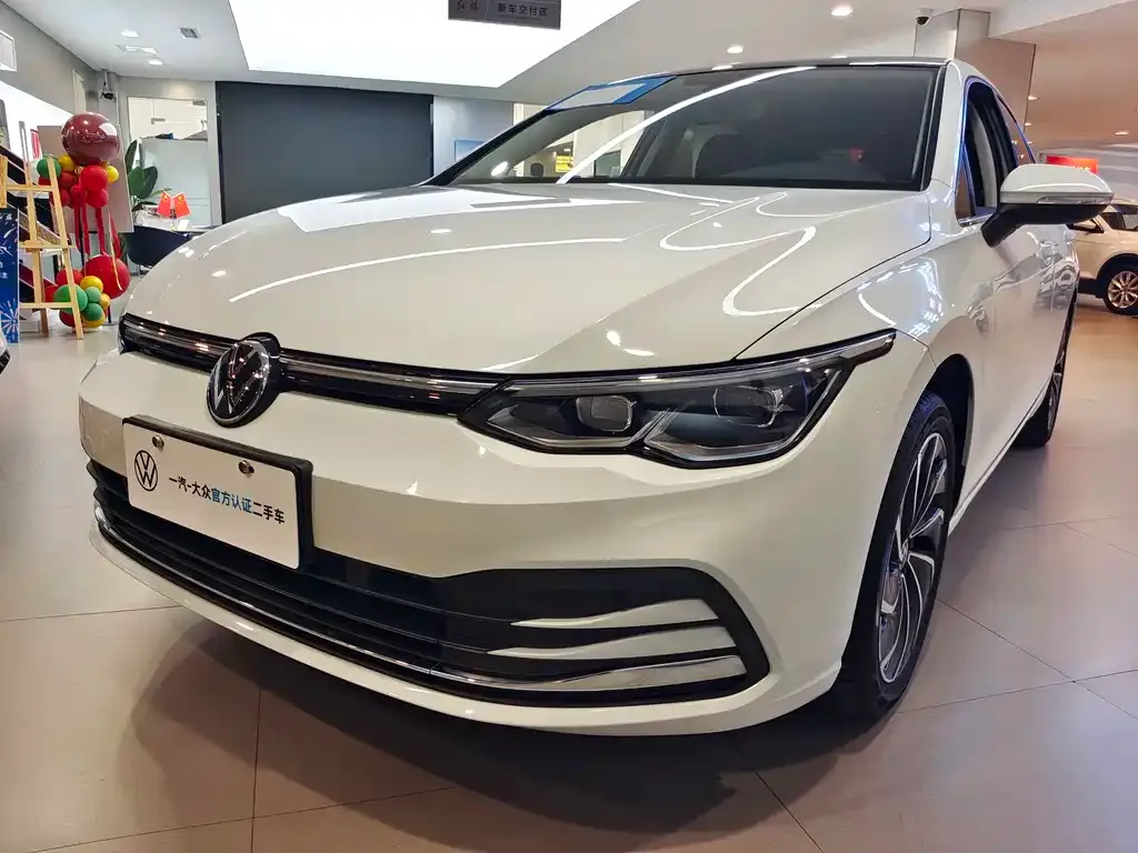 Volkswagen Golf 2024 из CN, фото 1