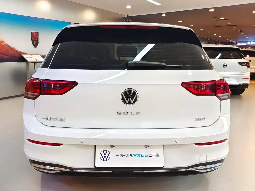 Volkswagen Golf 2024 из CN, фото 6