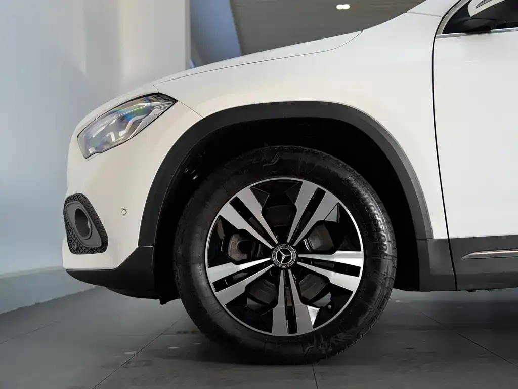 Mercedes-Benz GLA — фото 8
